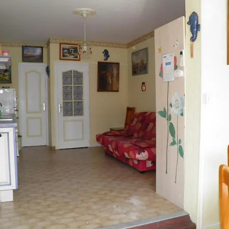Appartement Sète, 1 Pièce, 4 Personnes - Fr-1-338-74 *