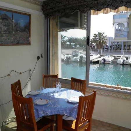 Appartement Sète, 1 Pièce, 4 Personnes - Fr-1-338-74